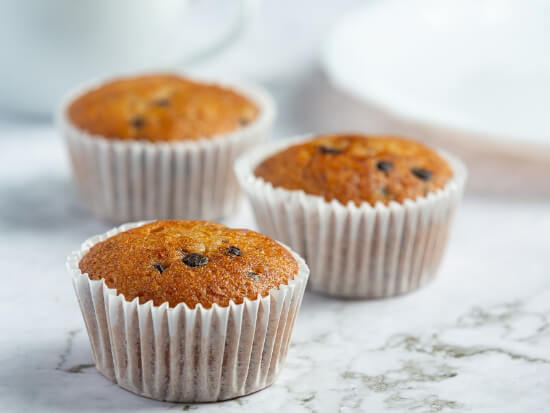 chocolate-muffins-put-white-marble-floor